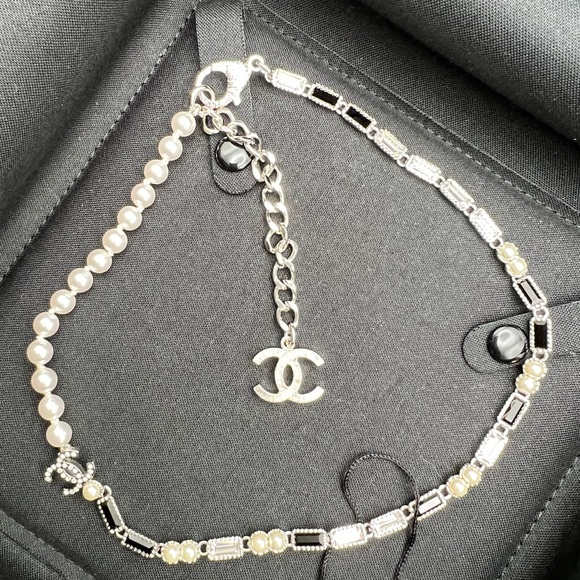 CHANEL Authentic Costume Jewelry Casual Style Chain Party Style Office Style NIB - Picture 1 of 17